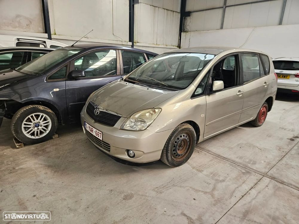 Toyota corolla Versus para peças - 2