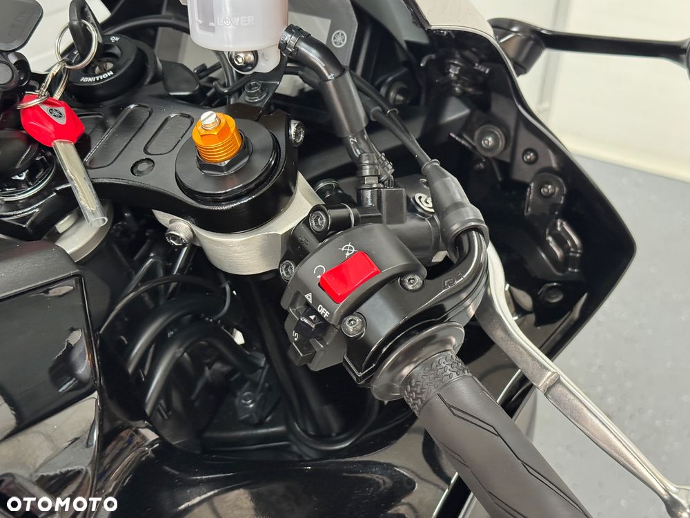 Yamaha R7 - 15