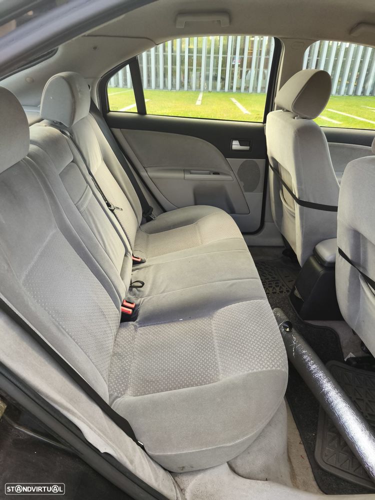 Ford Mondeo 2.0 TDCi Ghia - 7