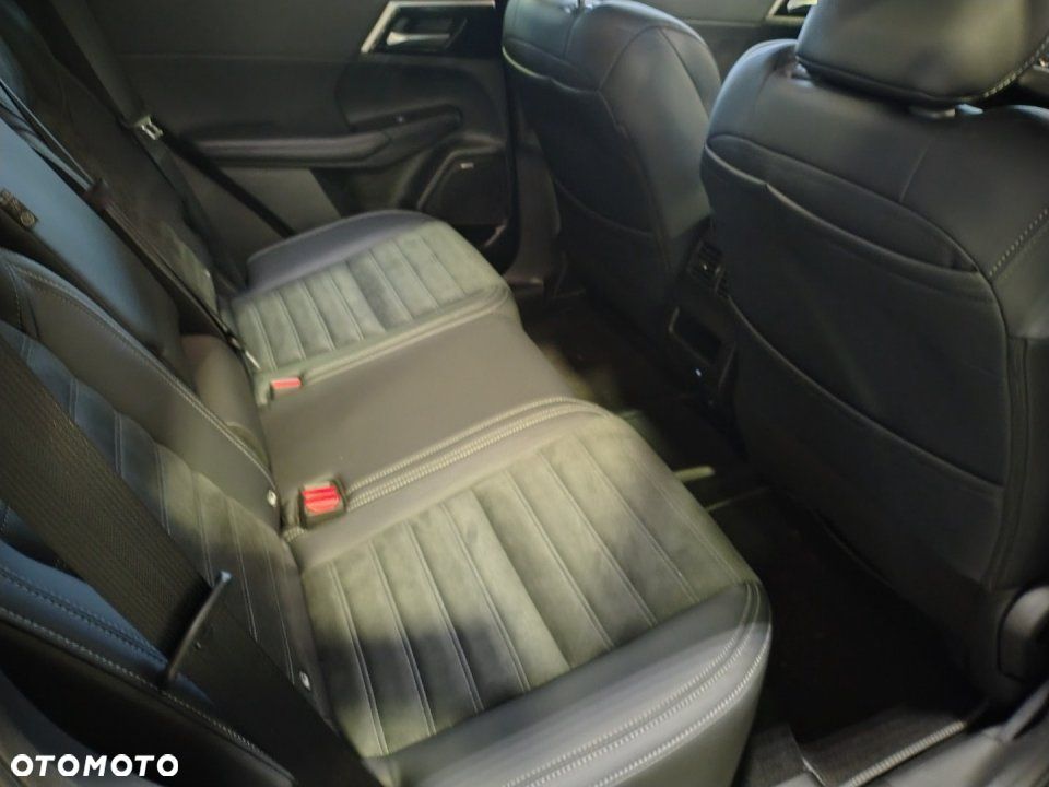 Mitsubishi Outlander - 10