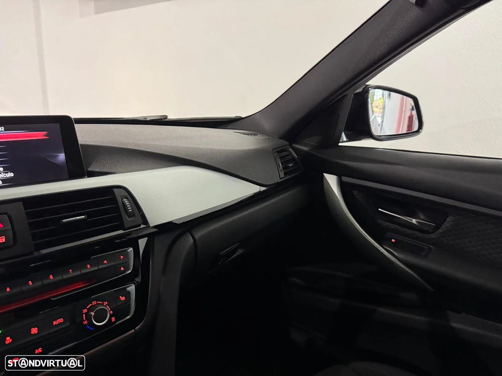BMW 320 d Touring Pack M - 13