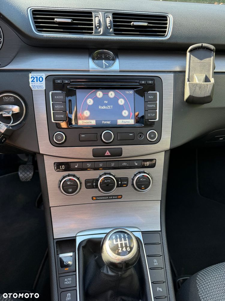 Volkswagen Passat 2.0 TDI Highline - 33