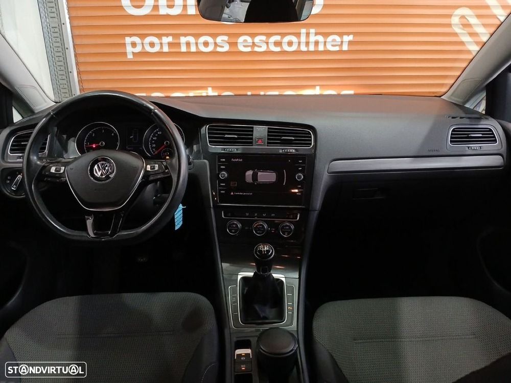 VW Golf Variant 1.6 TDi Confortline - 32