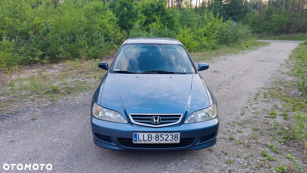 Honda Accord 1.8i LS - 2