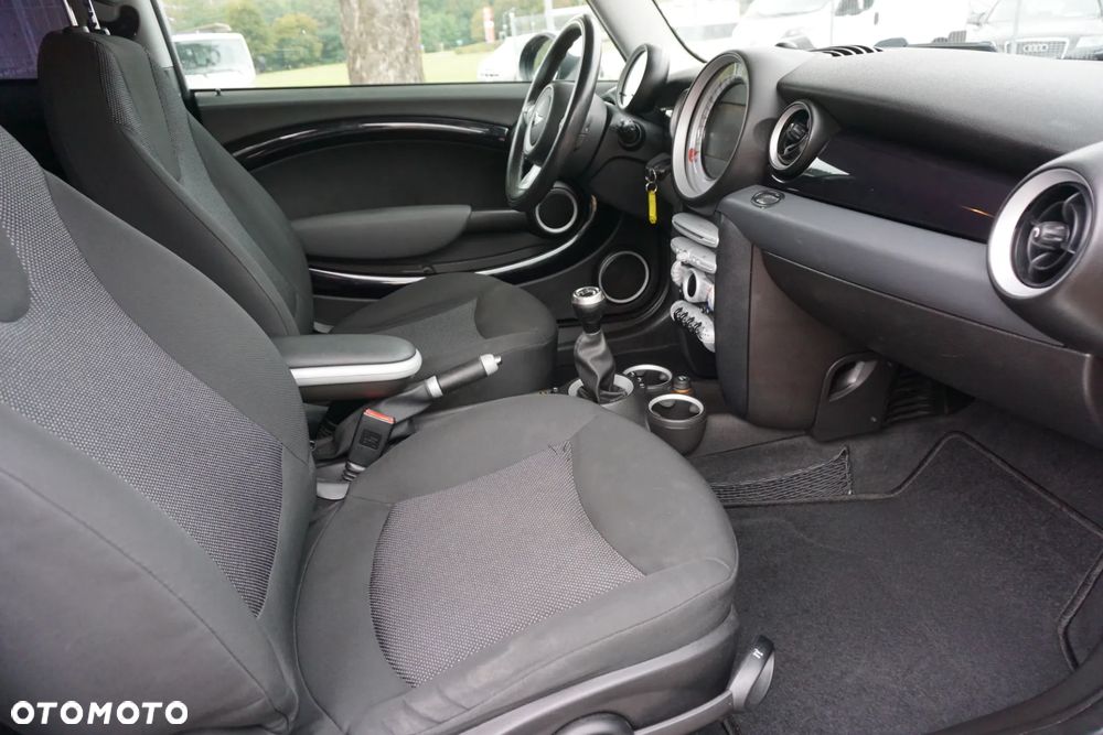 MINI Cooper 50 Mayfair - 14