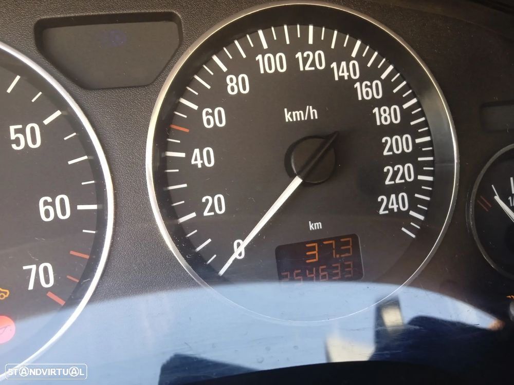 Opel Astra Coupe 1.8 16V - 5