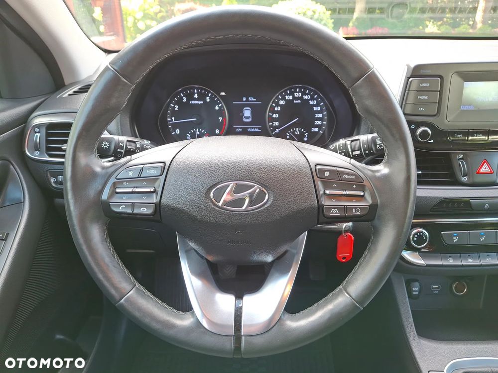 Hyundai i30 1.5 DPI Classic + - 17