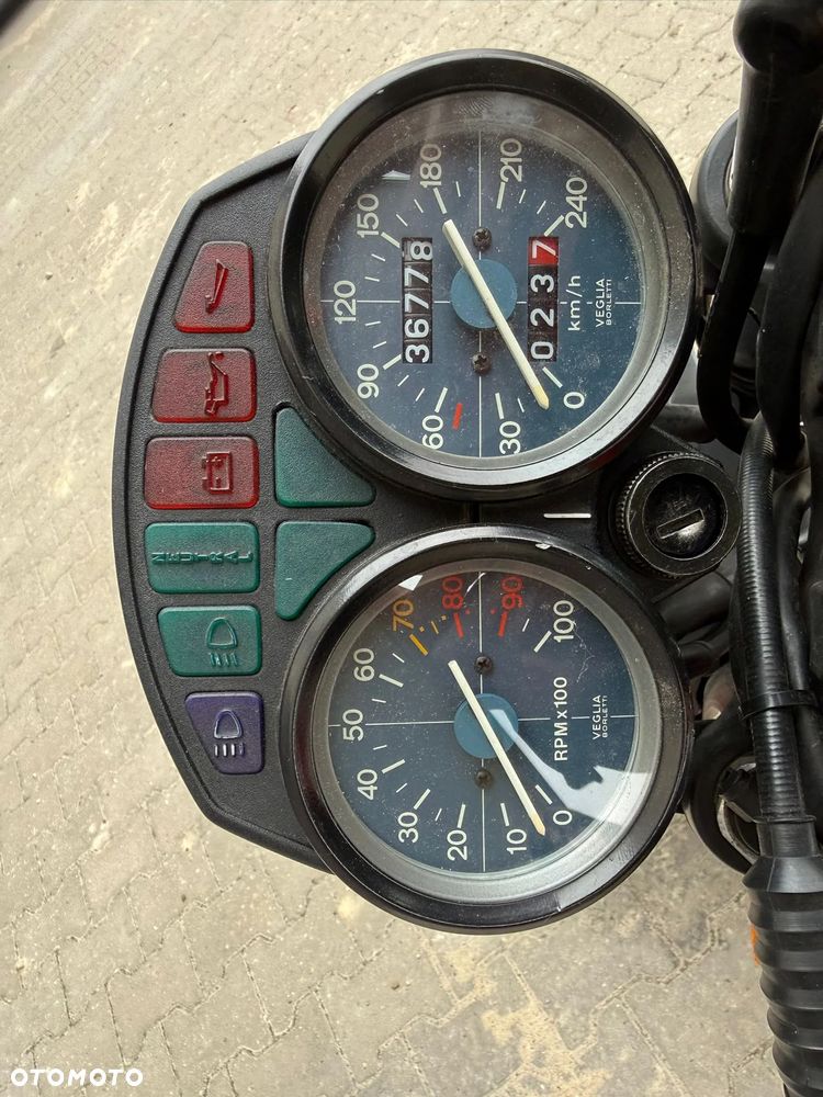 Moto Guzzi V7 - 9