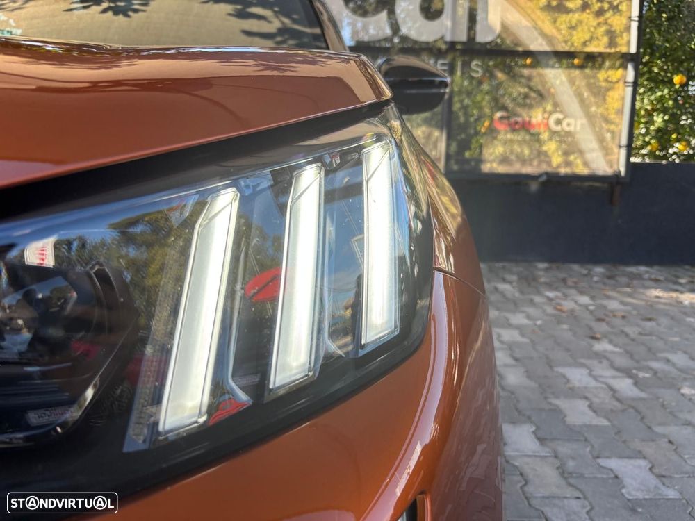 Peugeot e-2008 50 kWh GT - 3