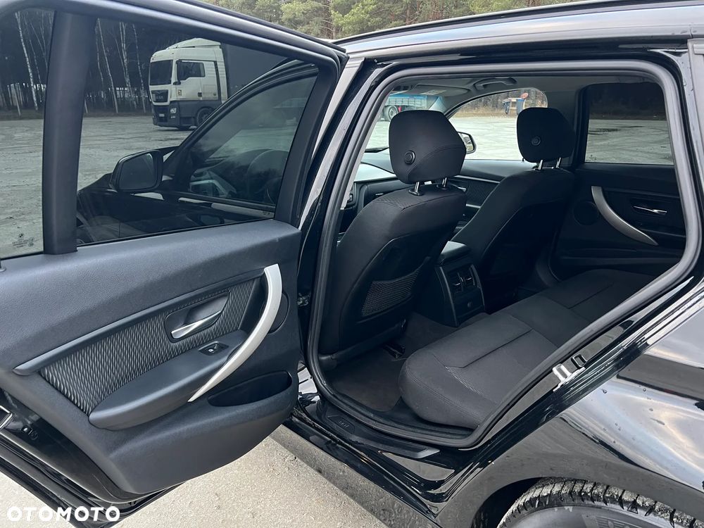 BMW Seria 3 318d - 14