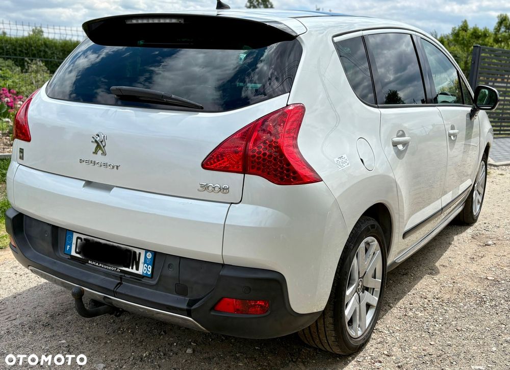 Peugeot 3008 Hybrid4 - 9