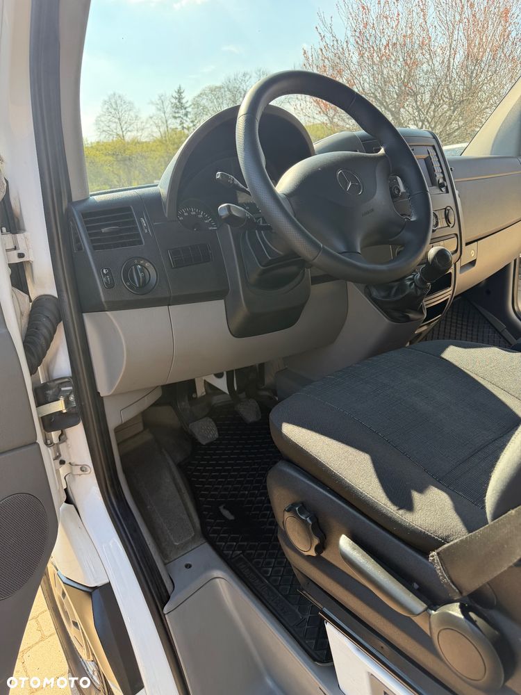 Mercedes-Benz Sprinter - 12