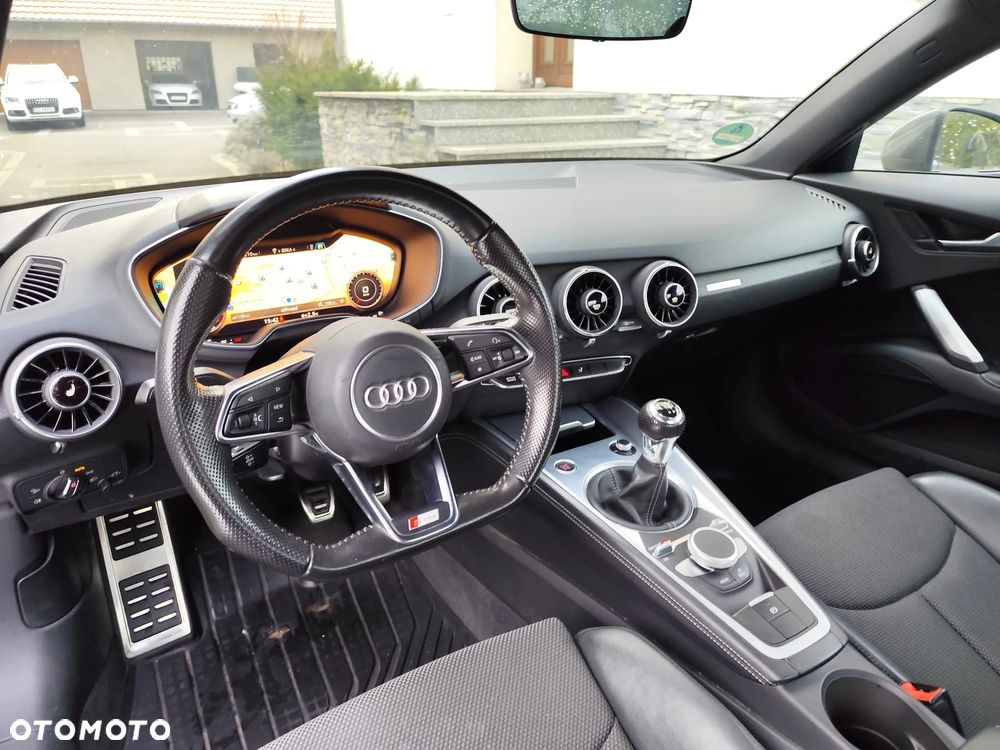 Audi TT Coupé - 8