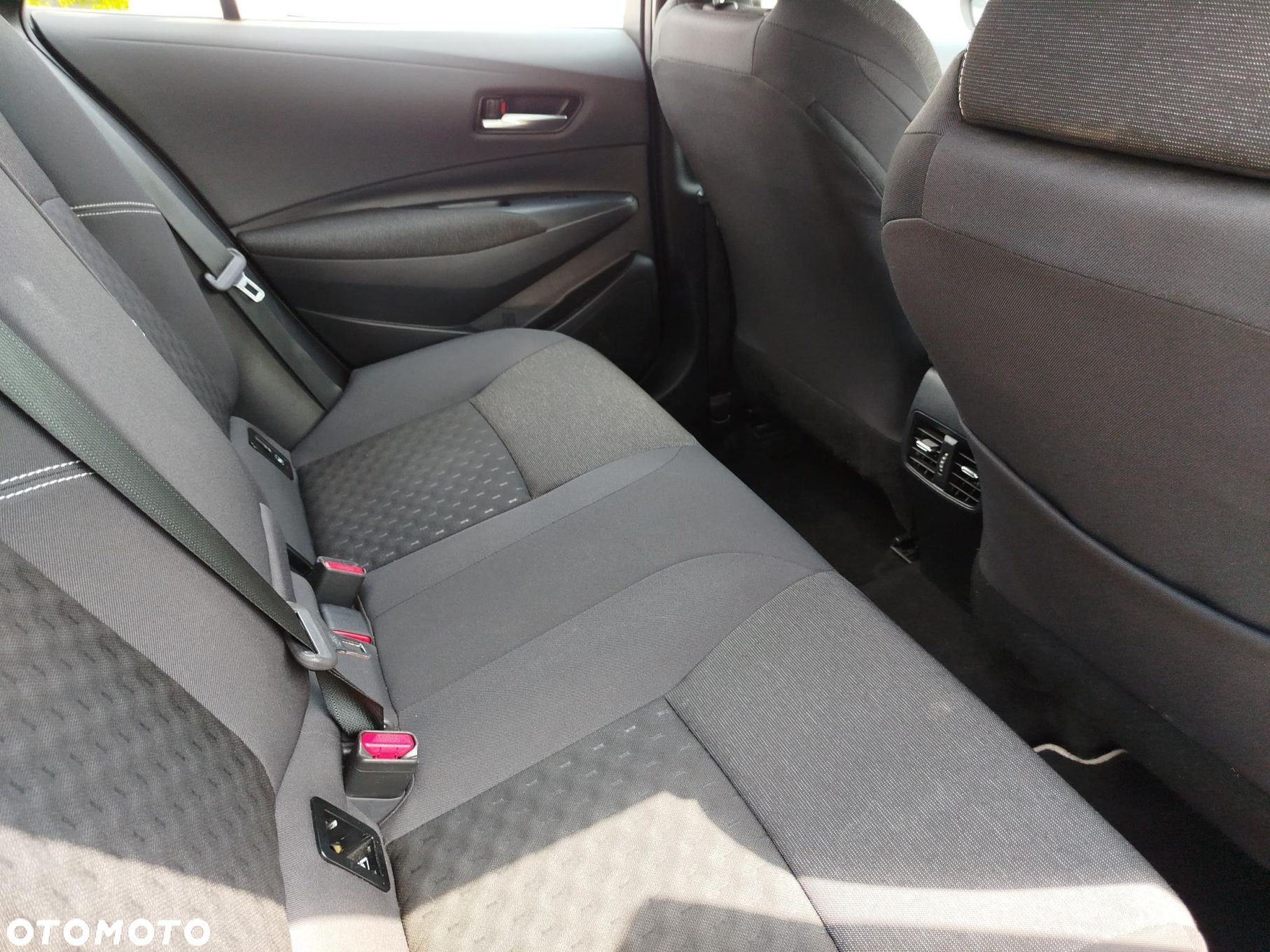 Toyota Corolla - 12