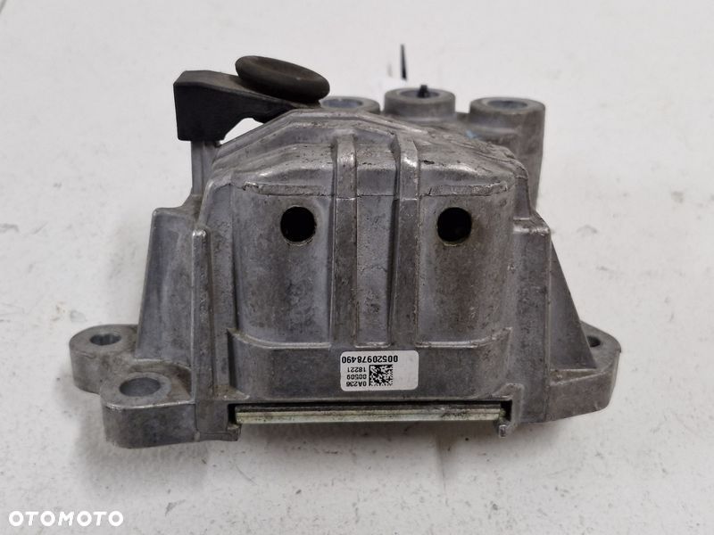 FIAT 500X 1.4 T MULTIAIR ŁAPA PODUSZKA SILNIKA 00520978490 - 3