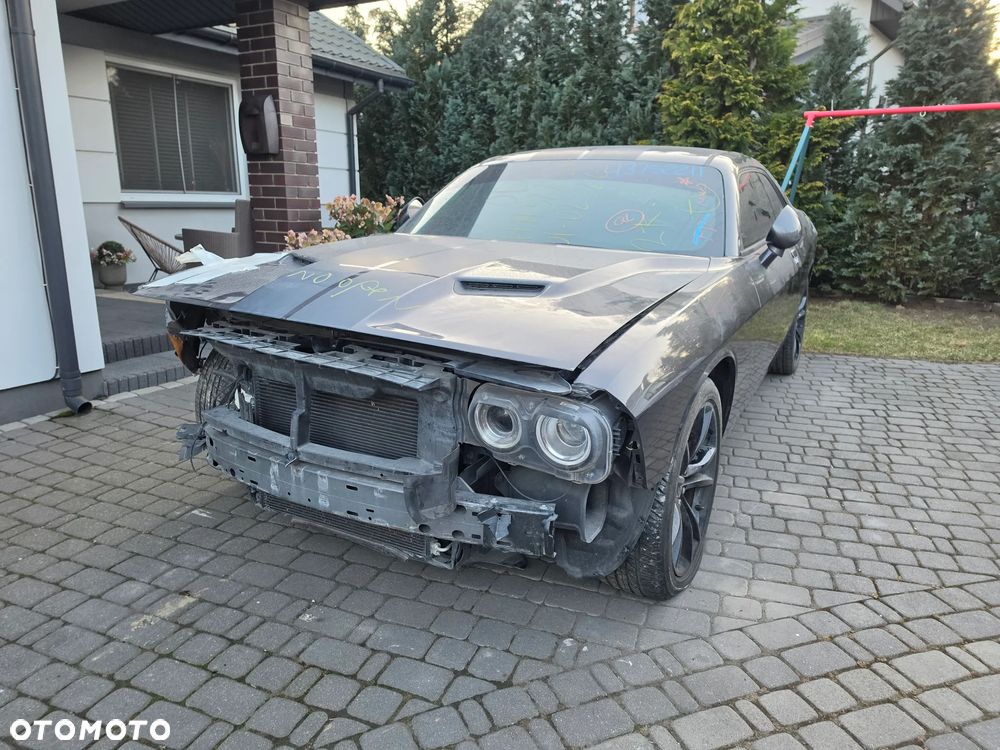 Dodge Challenger - 1