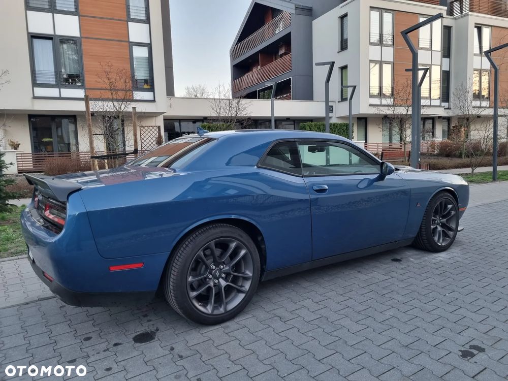 Dodge Challenger 6.4 Scat Pack - 25