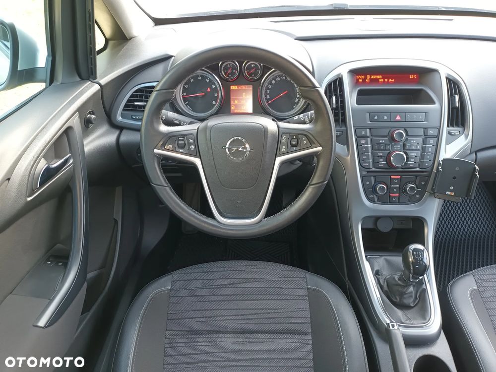 Opel Astra 1.6 Enjoy - 12