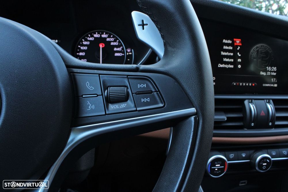 Alfa Romeo Giulia 2.2 D Super AT8 - 9