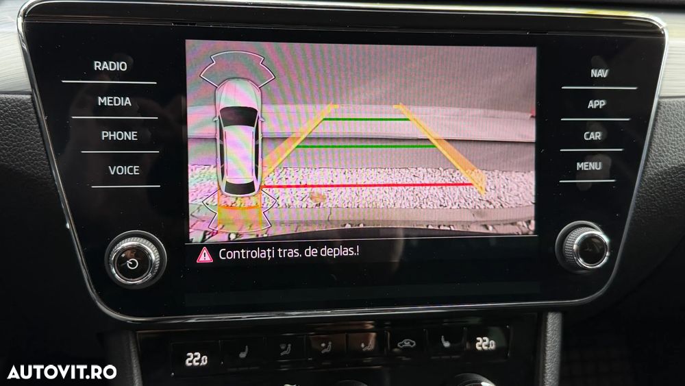 Skoda Superb Combi 2.0 TDI DSG Ambition - 29