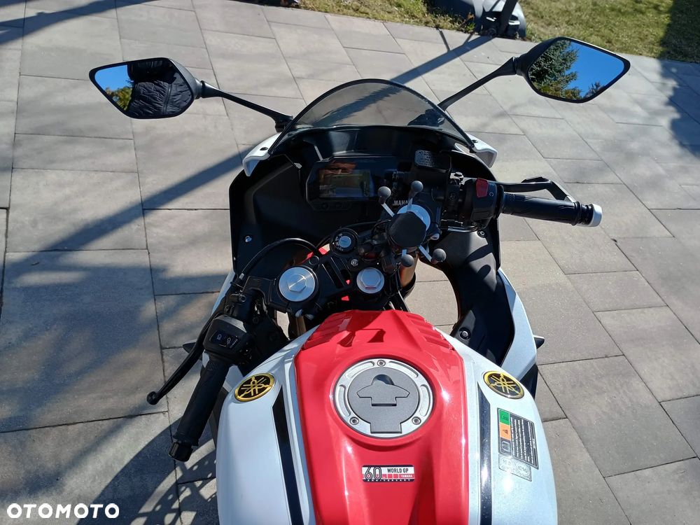 Yamaha YZF - 11