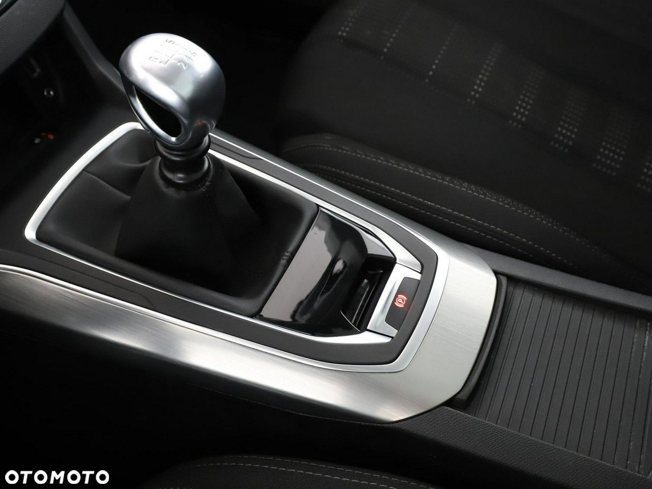 Peugeot 308 SW 2.0 BlueHDi Allure S&S - 29