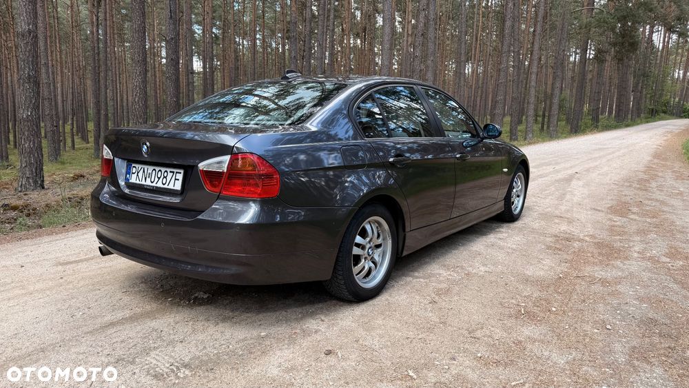 BMW Seria 3 318i - 9