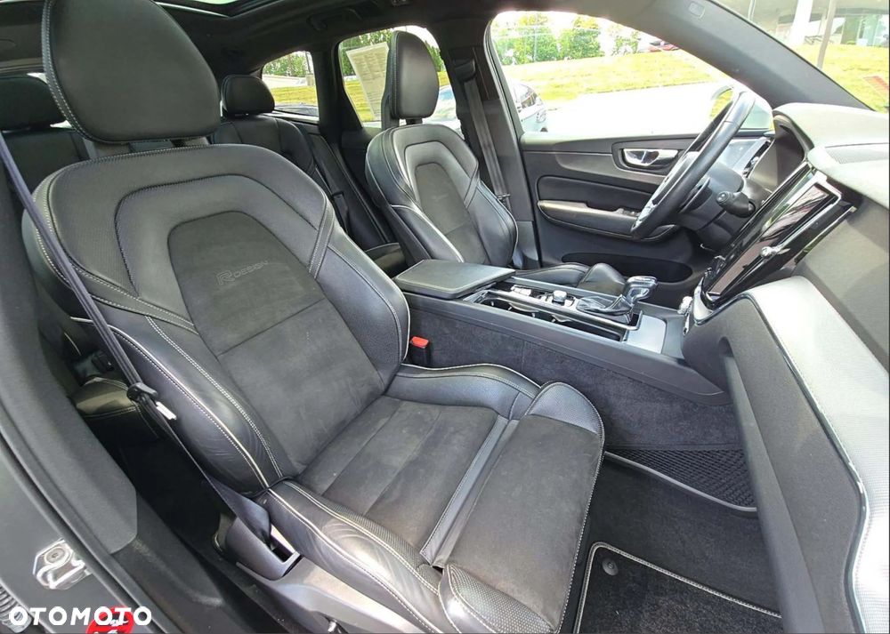 Volvo XC 60 T6 AWD R-Design - 10