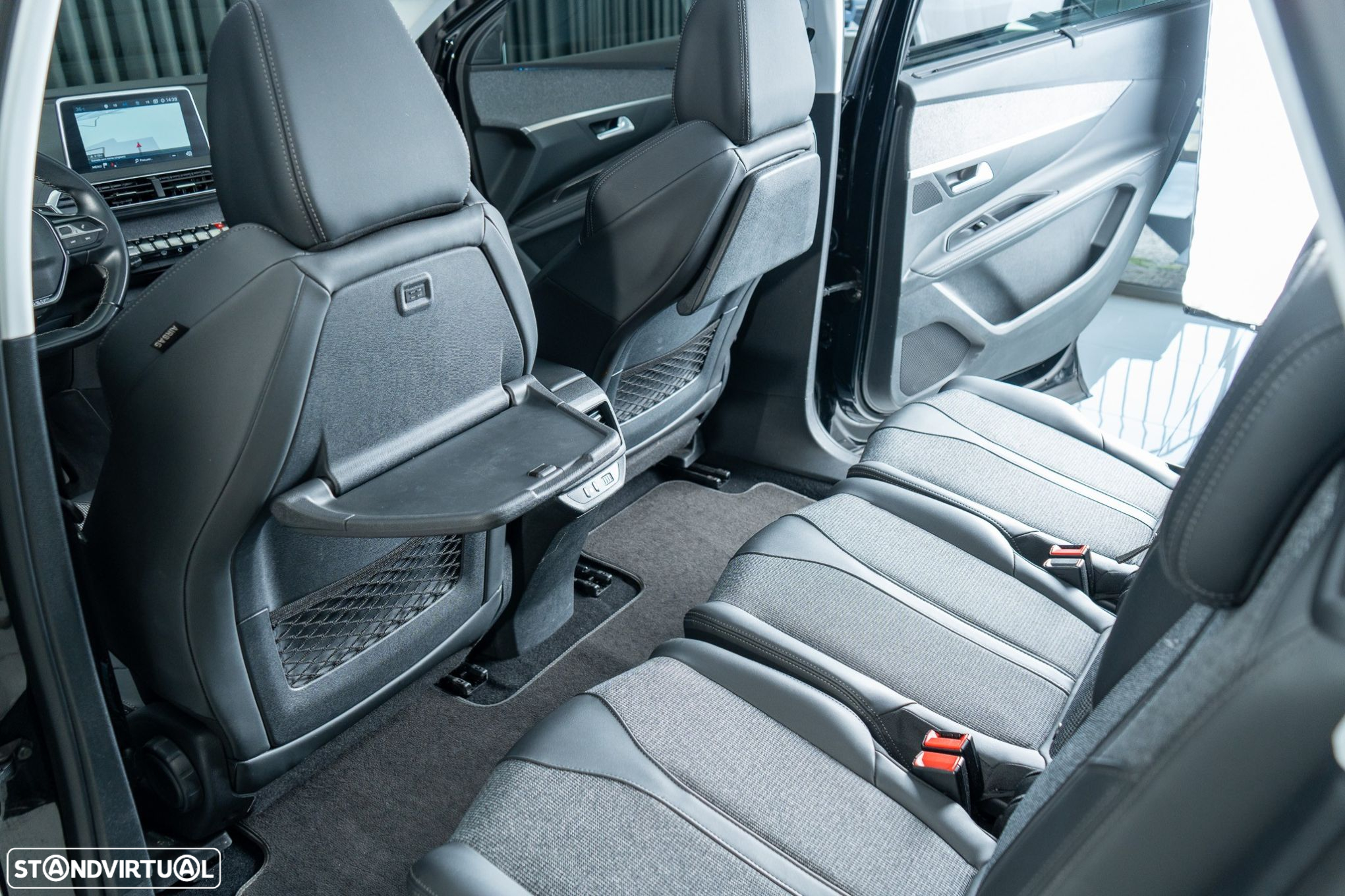 Peugeot 5008 1.5 BlueHDi Allure Pack EAT8 - 9