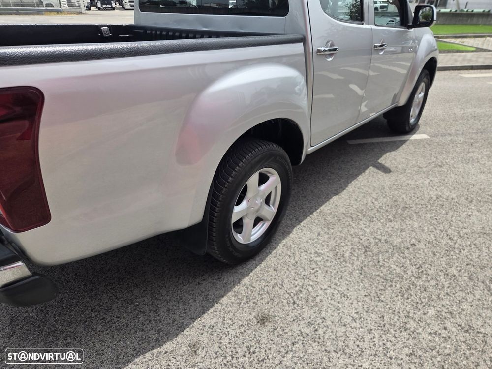Isuzu D-Max 2.5 DTi CD 4WD L - 6
