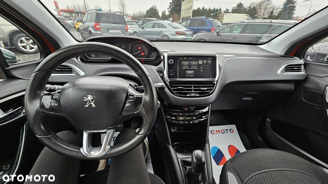 Peugeot 208 - 24