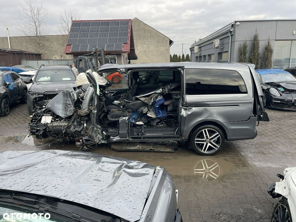 Mercedes-Benz Klasa V 300 d 4-Matic Exclusive 9G-Tronic (d³ugi) - 4
