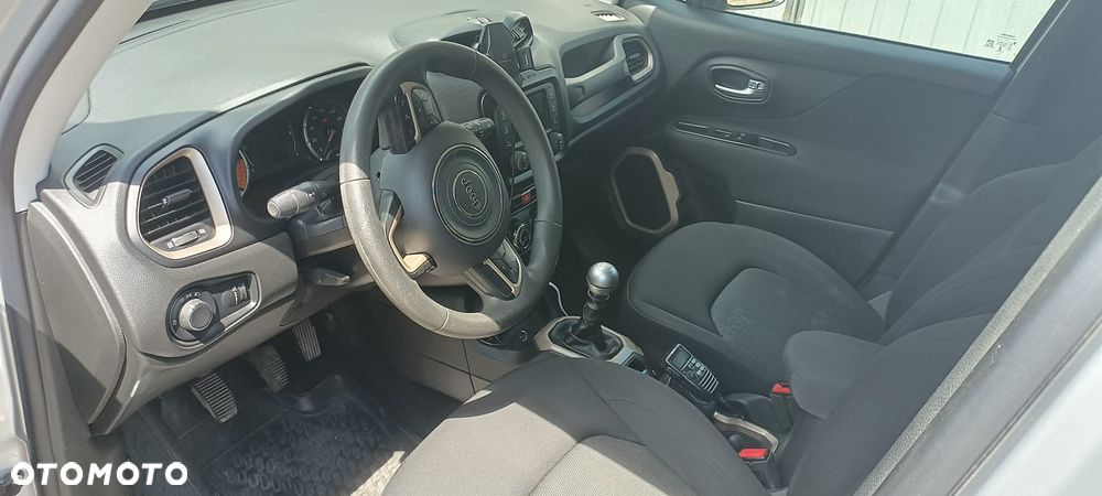 Jeep Renegade - 15