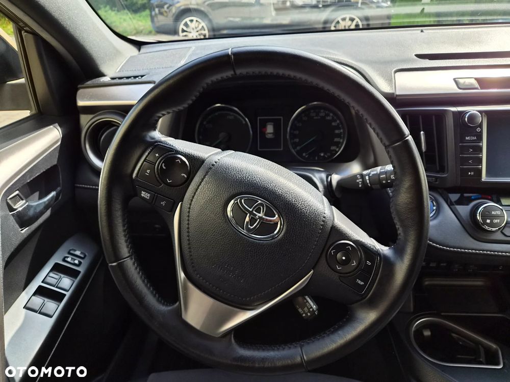 Toyota RAV4 Hybrid Premium 4x2 - 23