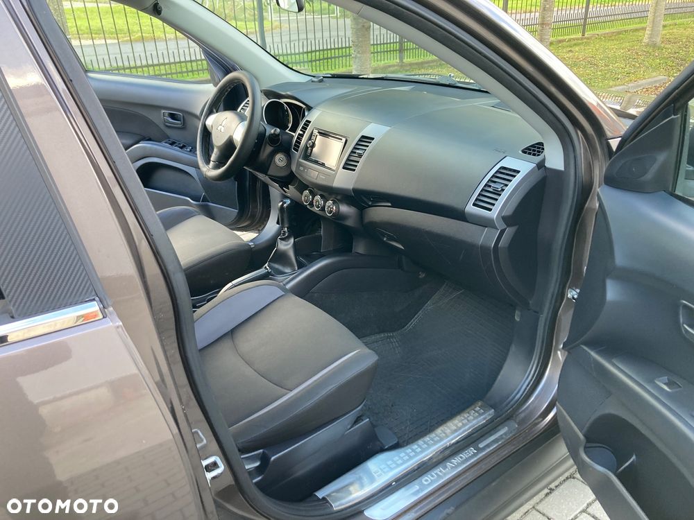 Mitsubishi Outlander 2.0 Invite 2WD EU5 - 15