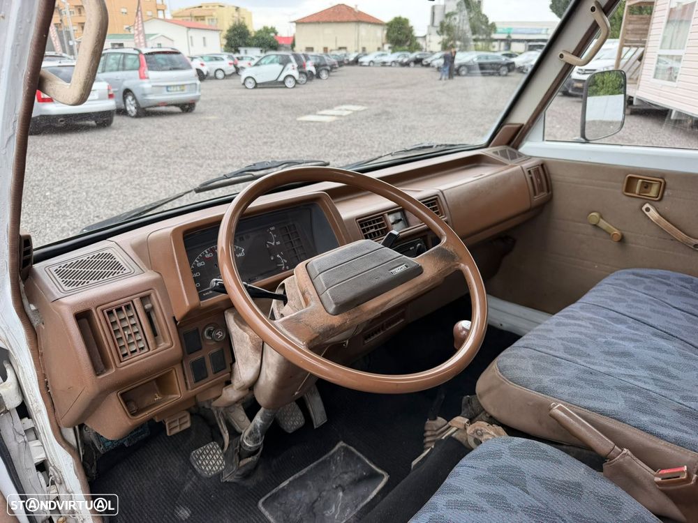 Mazda E 2200 - 7