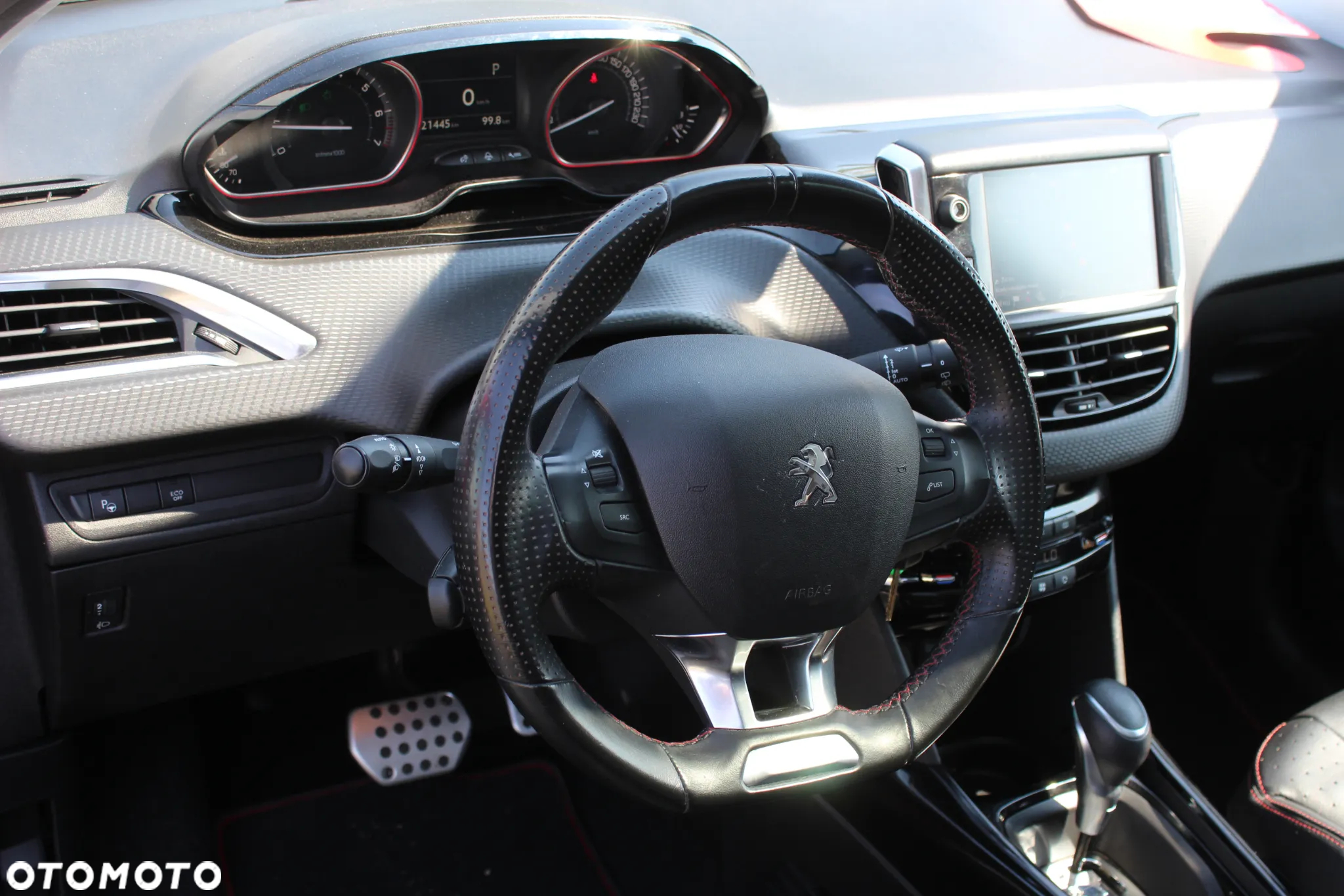 Peugeot 2008 1.2 Pure Tech Allure S&S EAT6 - 16