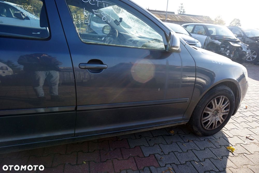 DRZWI PRZEDNIE PRAWE OCTAVIA II 1Z3 LIFT LB LIFTBACK LF8J 9153  SZARY SKODA 2008-2013 - 2