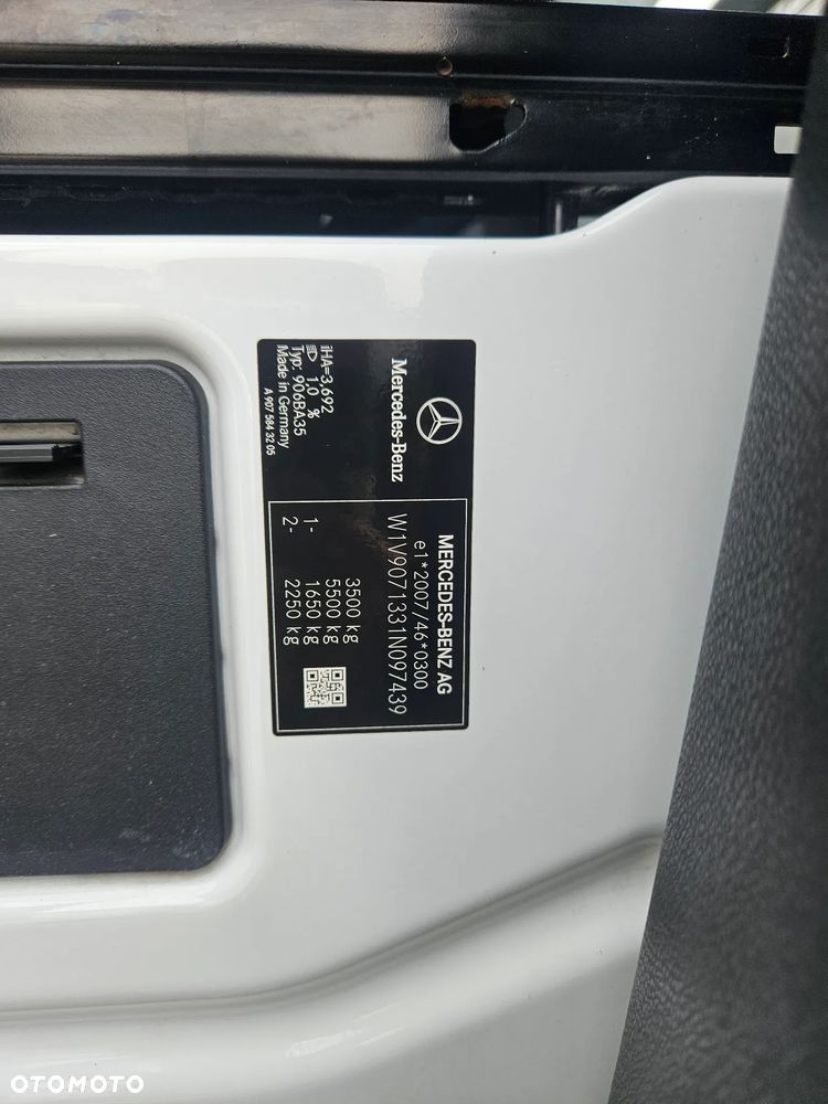 Mercedes-Benz Sprinter - 16