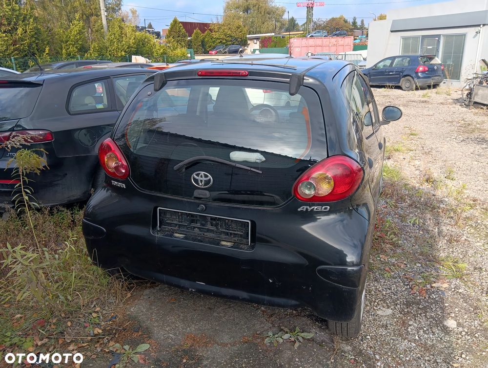 *TOYOTA AYGO* Samochód na części - 2