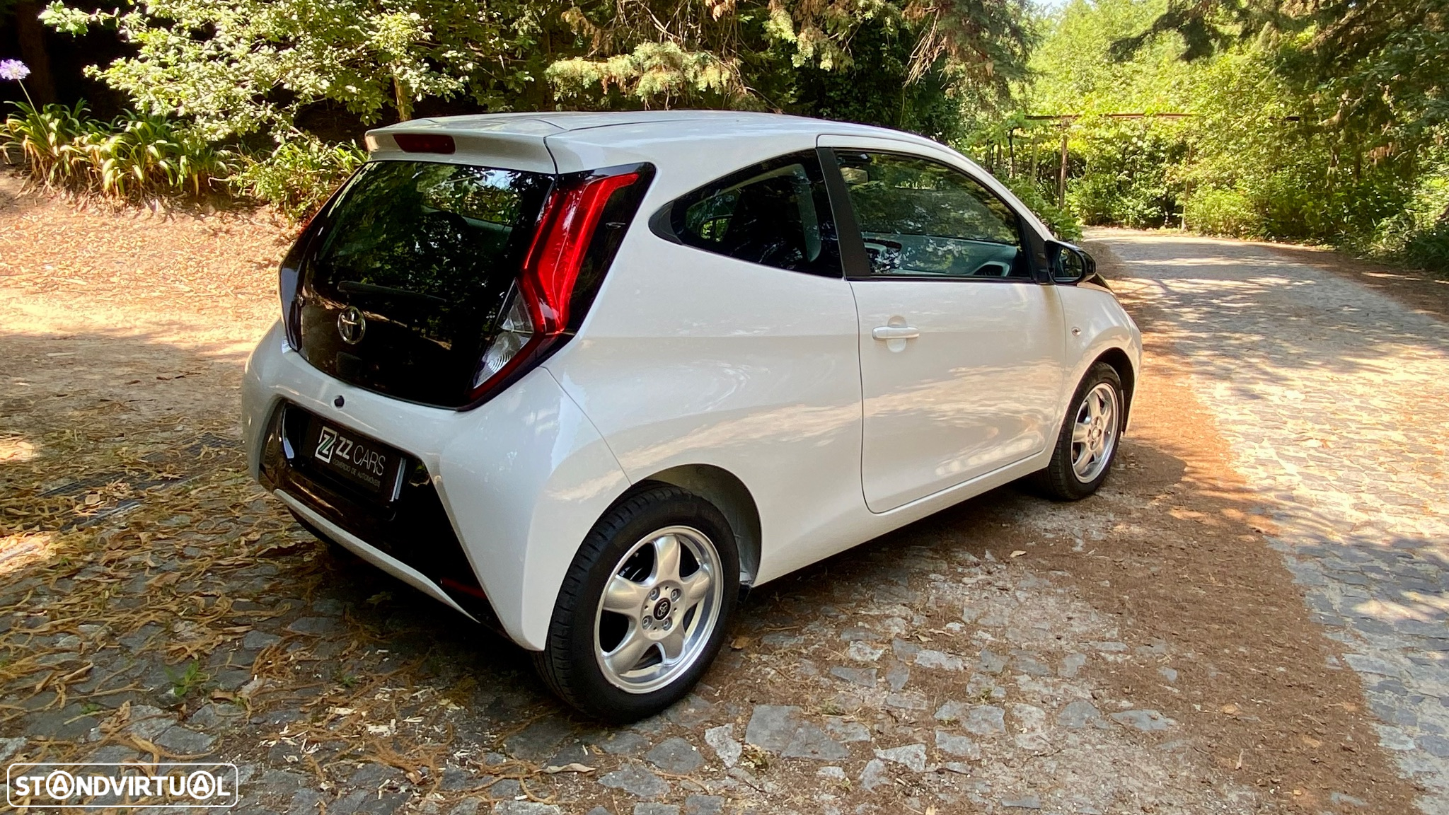 Toyota Aygo 1.0 X-Play Plus - 6
