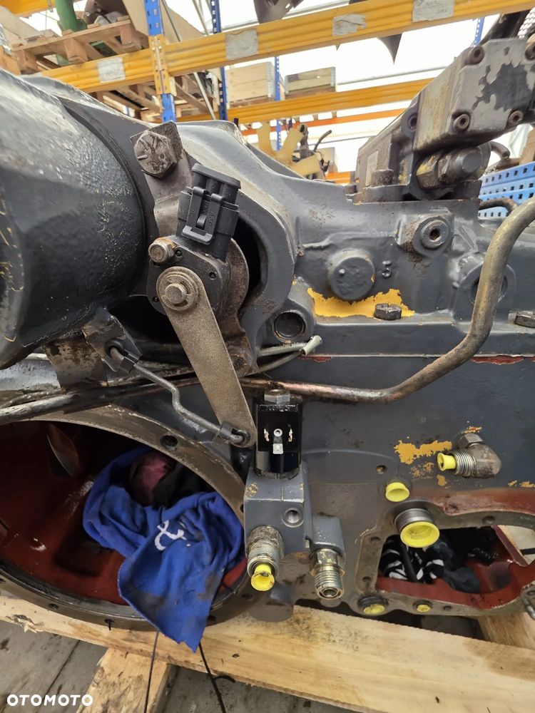 Elementy obudowa podnośnika plecak New Holland TS115 - 8