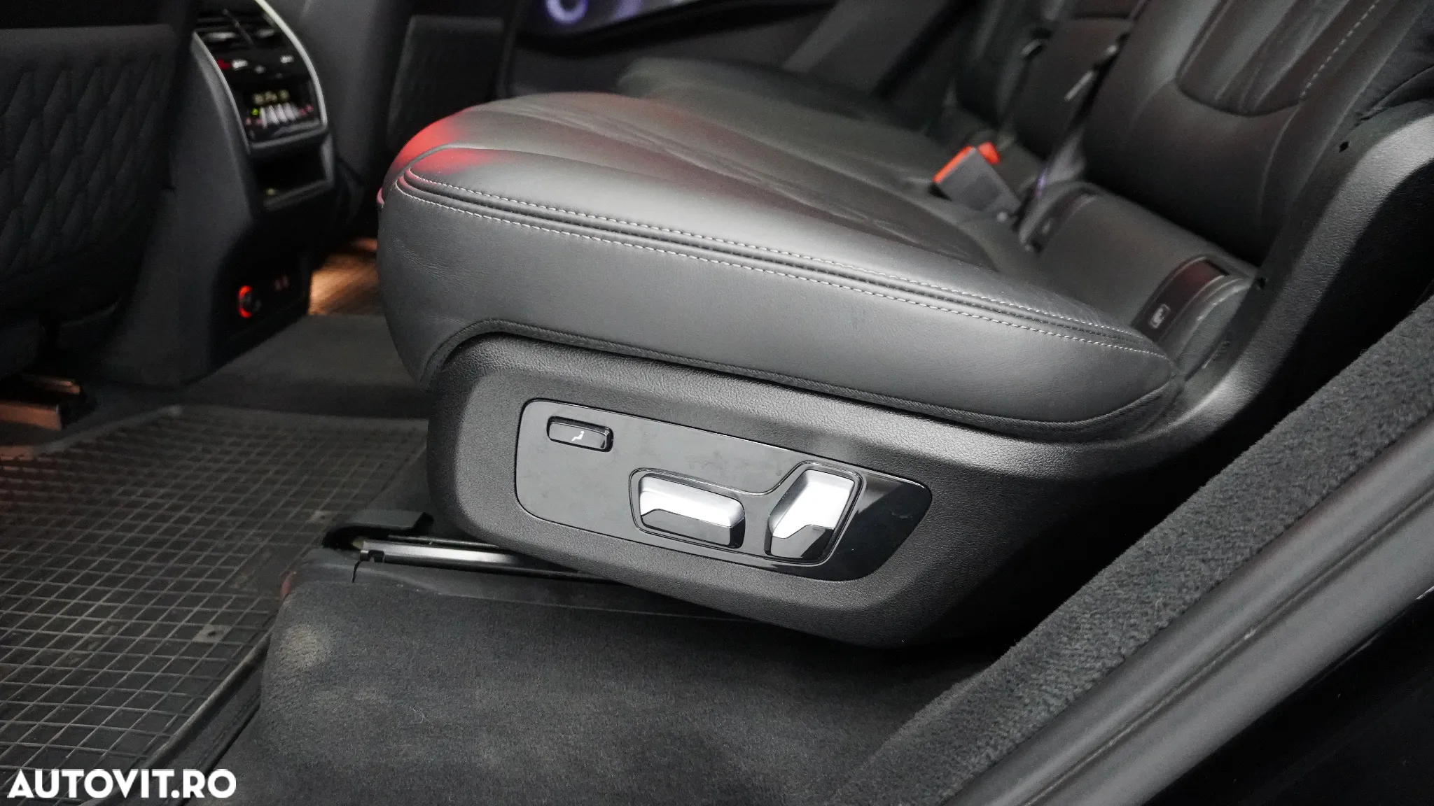BMW X7 M60i xDrive AT MHEV - 15