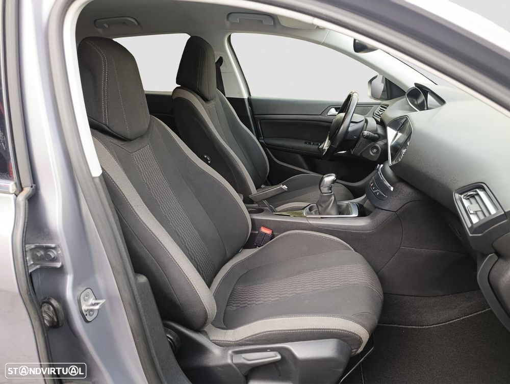 Peugeot 308 SW 1.2 PureTech Style - 12