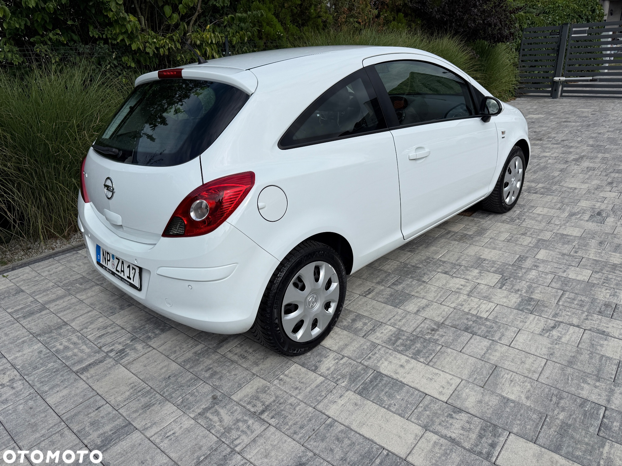 Opel Corsa 1.4 Cosmo - 33