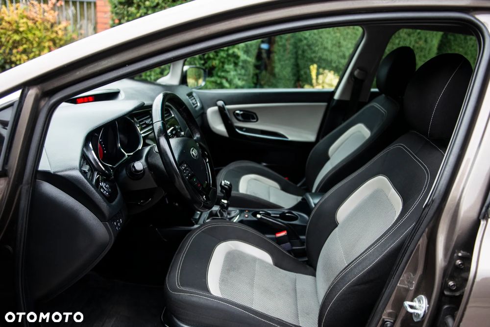 Kia Ceed 1.6 GDI ISG Vision - 18