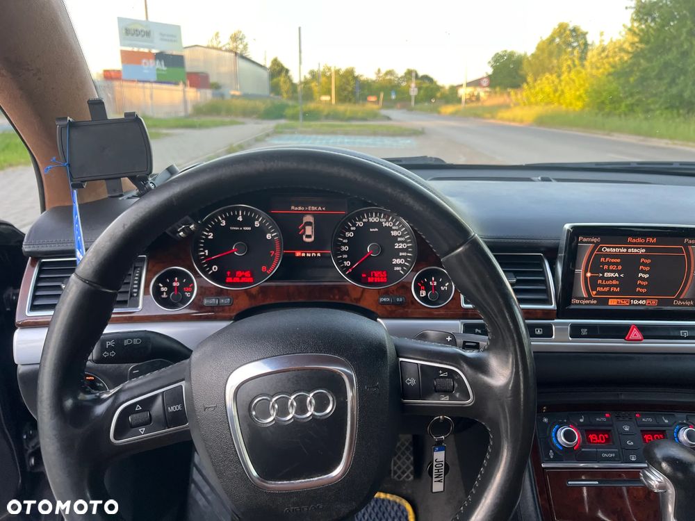 Audi A8 6.0 W12 Quattro - 25
