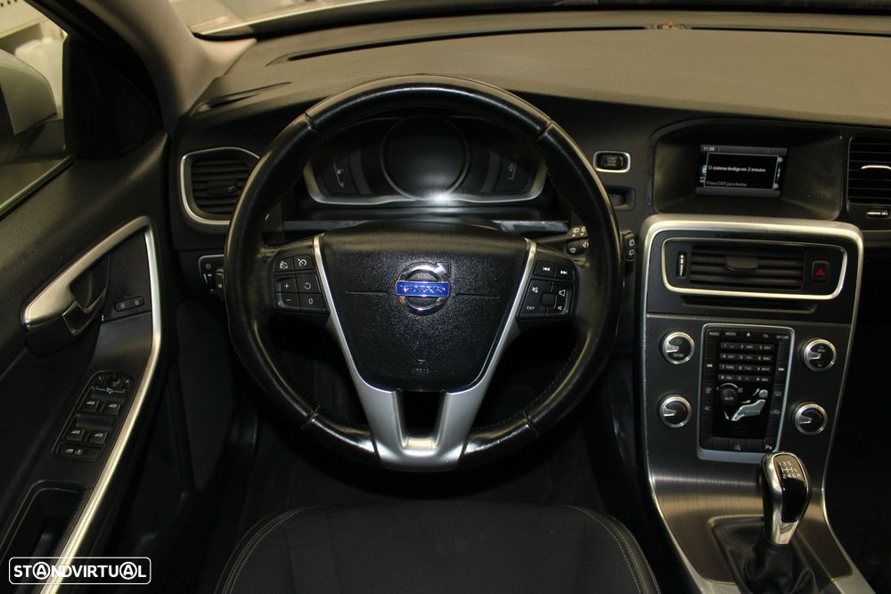 Volvo V60 2.0 D3 Momentum - 10