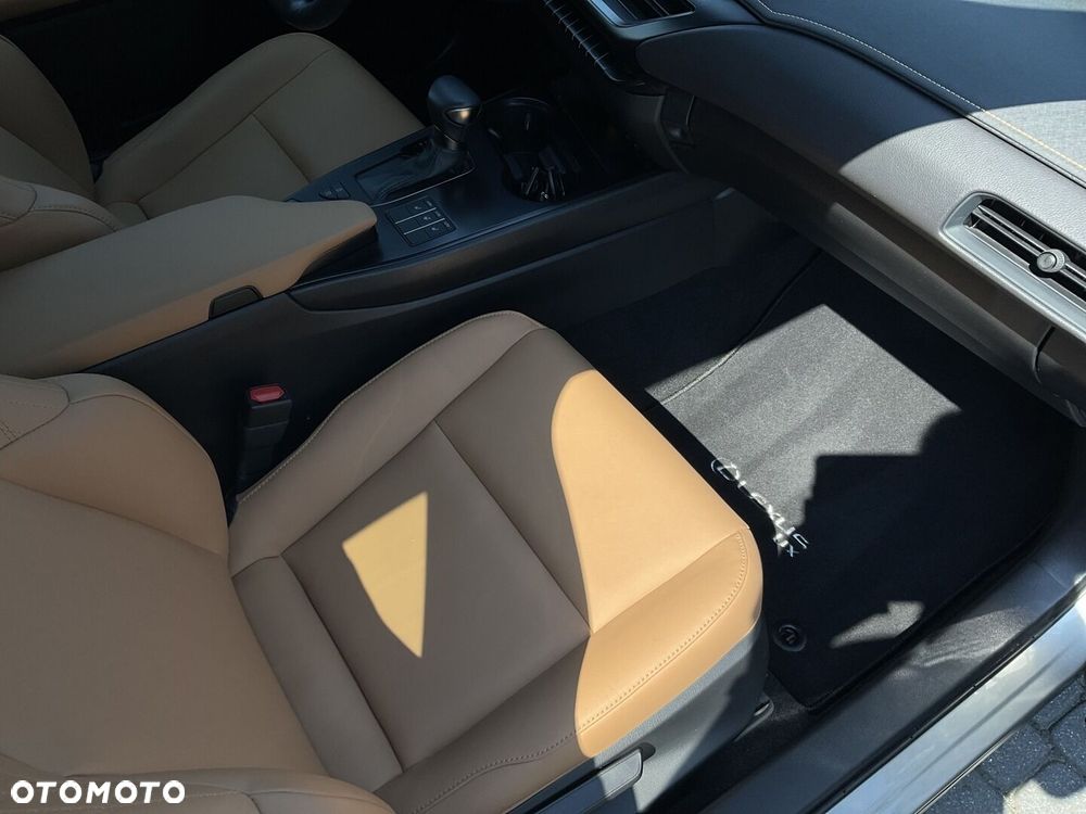Lexus UX 200 GPF F Sport Design 2WD - 10