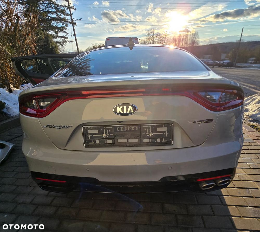 Kia Stinger - 5